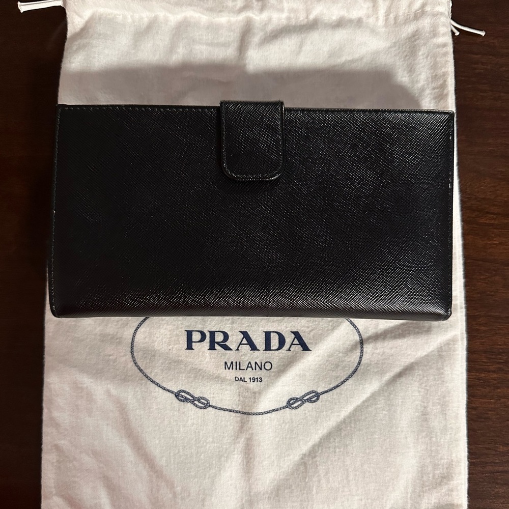 Prada Continental wallet in texture Saffiano Leather - Picture 2 of 6